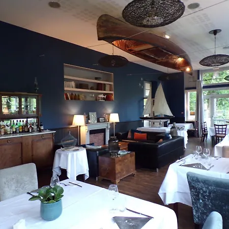 Отель Restaurant Le Bosquet 2*