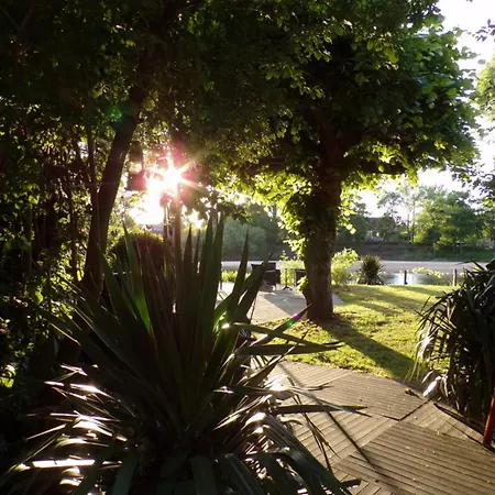 ホテル Restaurant Le Bosquet Les Ponts-de-Cé