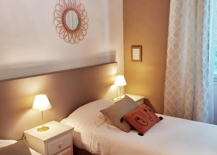 Отель Restaurant Le Bosquet 2*